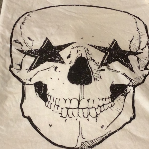 Grayson Thread Size Medium Sleepwear Skeleton Tee. Preloved - Picture 5 of 5